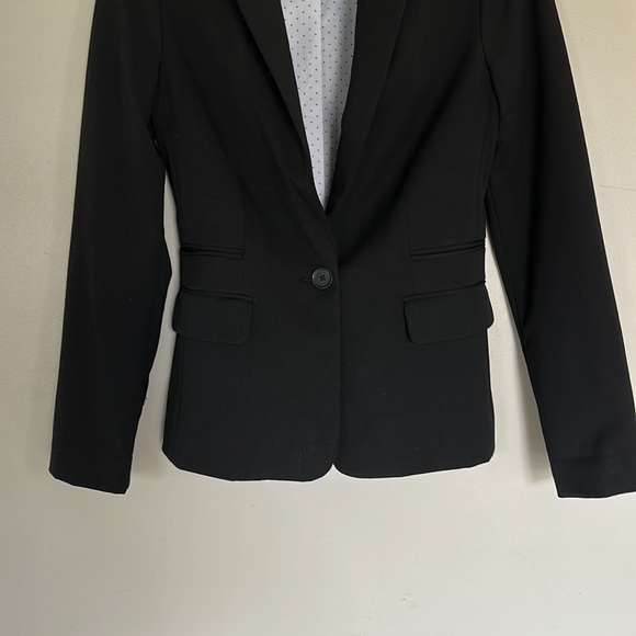 Express Notch Collar One Button Blazer - Black - 2 - Picture 4 of 13